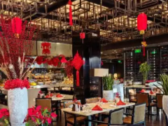 高端酒店年夜饭加减法：降价、减量、推自助，联合周边寻互动