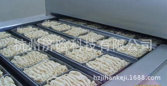 油炸方便面面饼入油炸机