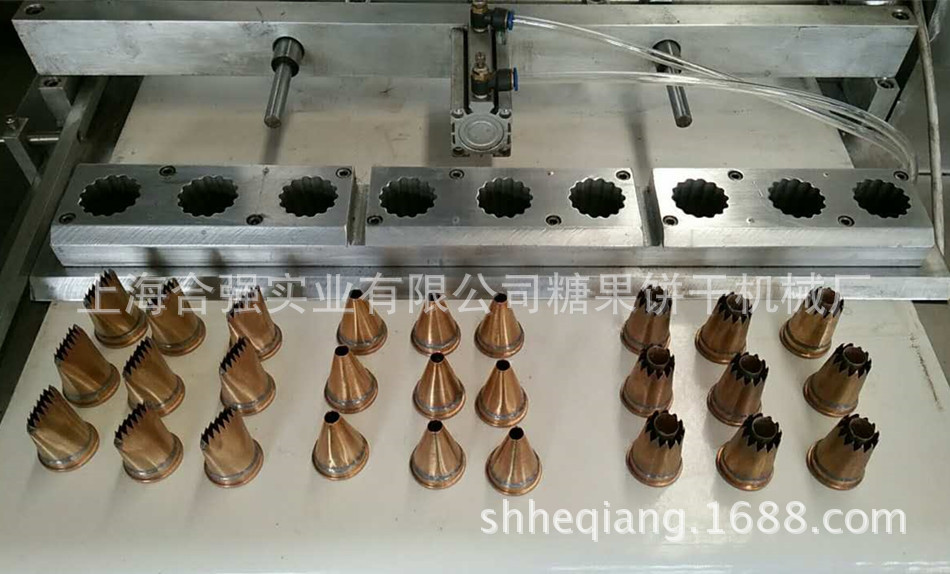 切割模具及模嘴