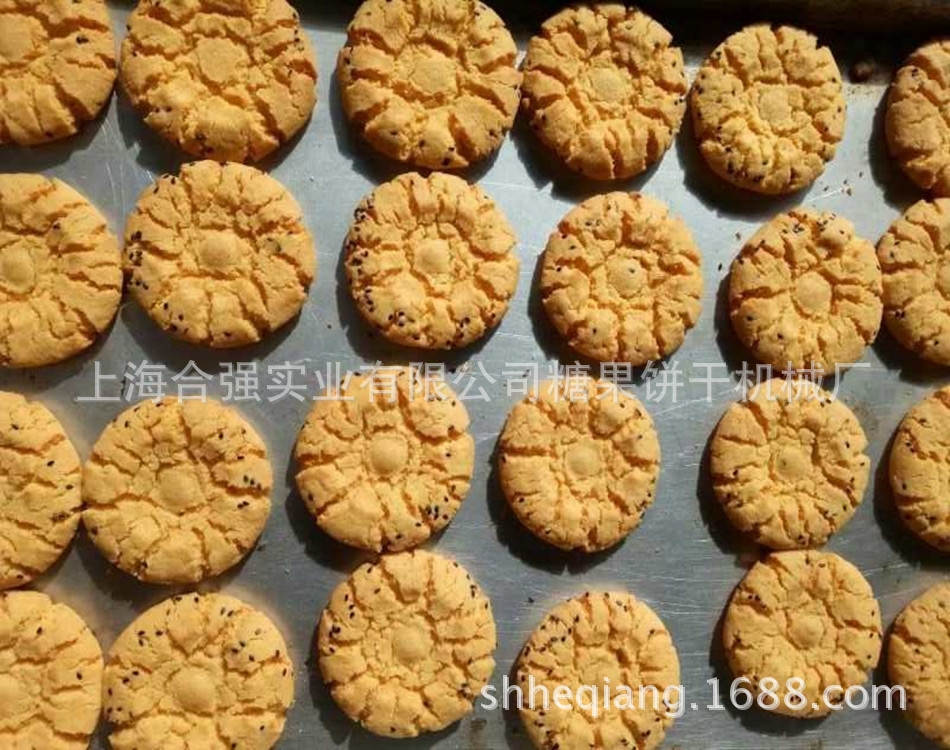 桃酥成型机试机现场