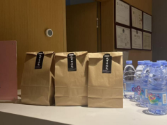 柏曼酒店以“暖心伴手礼+免费接驳”服务，精准触达广交会参展商